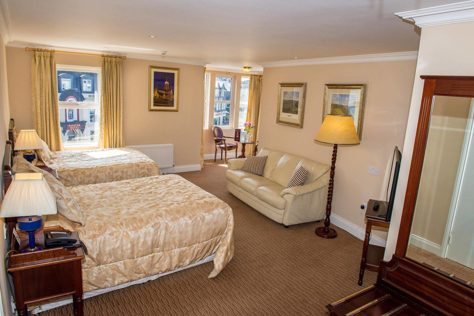 Mcsweeney Arms Hotel Killarney Exteriér fotografie