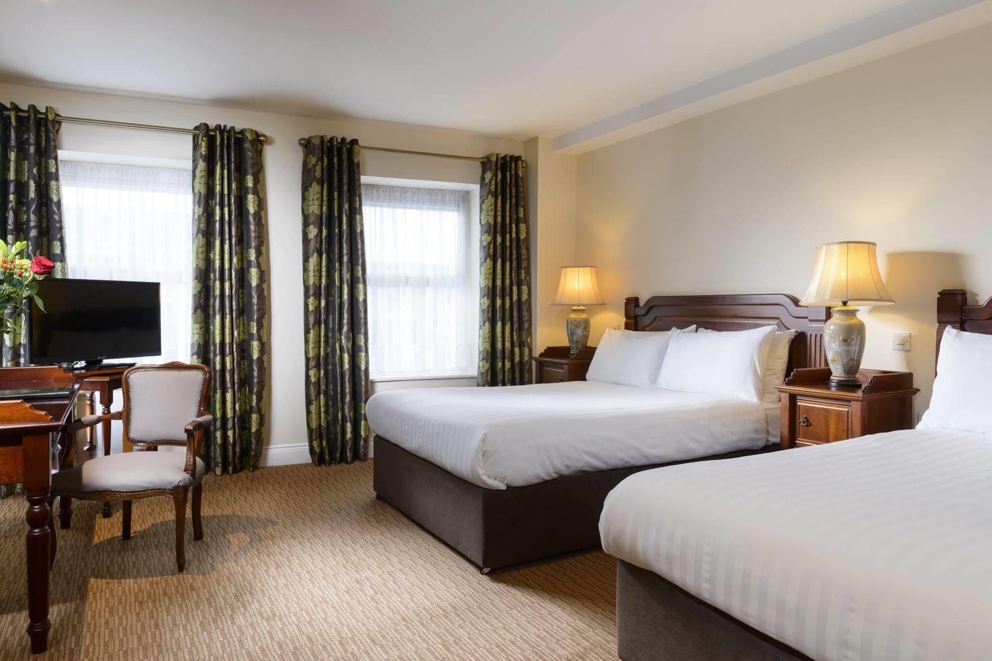 Mcsweeney Arms Hotel Killarney Exteriér fotografie